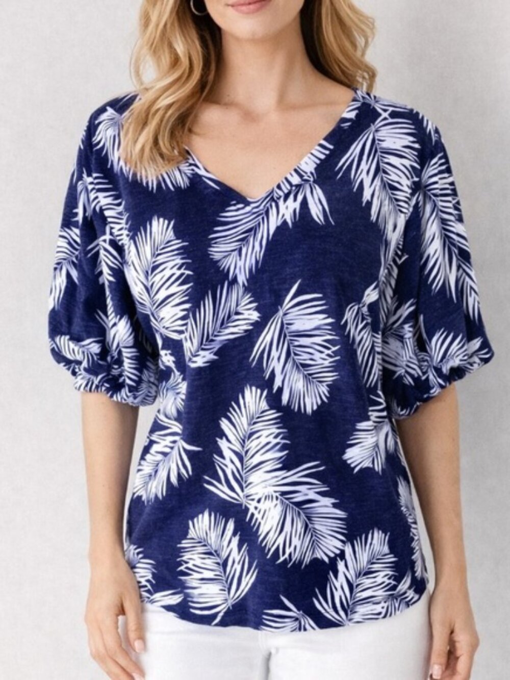 Chico's Navy and White Palm Print V Neck Puff Sleeve Top Size L